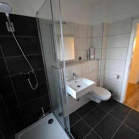 Privatunterkunft Einzelzimmer Fuer Bis Zu 2 Personen - 3 Og *